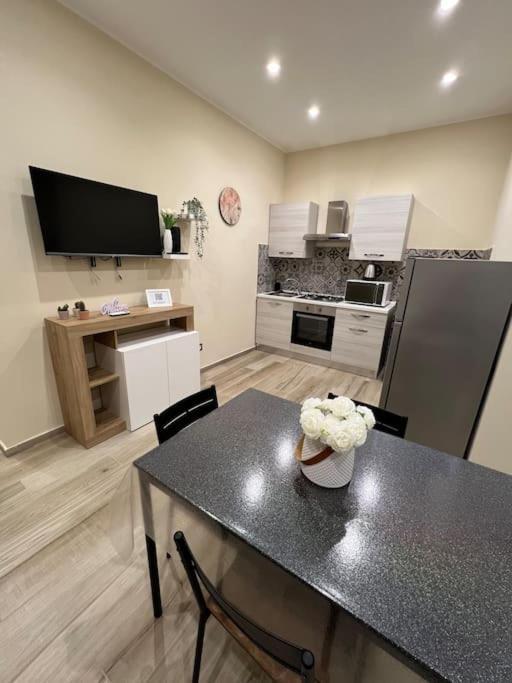 La Dimora Etnea Apartment Catania Bagian luar foto