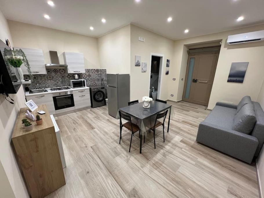 La Dimora Etnea Apartment Catania Bagian luar foto